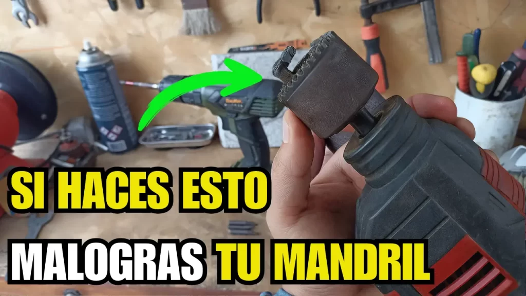 Diagnóstico técnico de un mandril de taladro desgastado con mordazas desalineadas y restos de óxido.