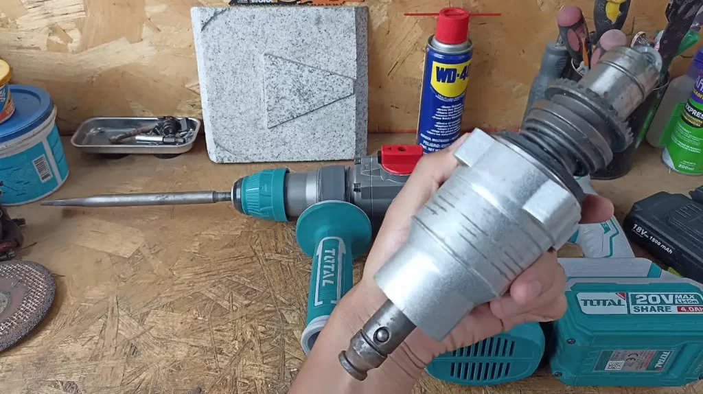 Rotomartillo perforando concreto — diagnóstico cuando golpea pero no avanza